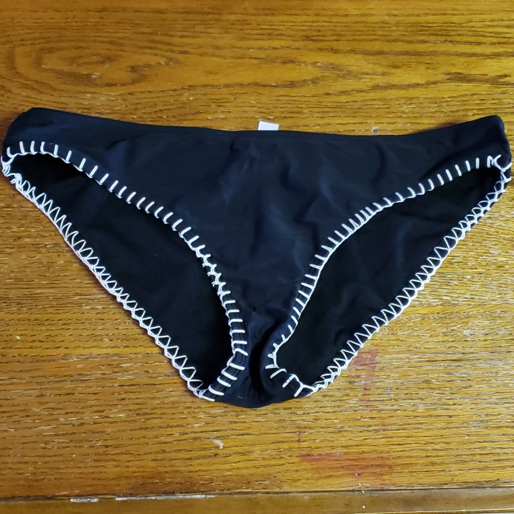 Like new! YMI Bikini - Picture 2 of 8